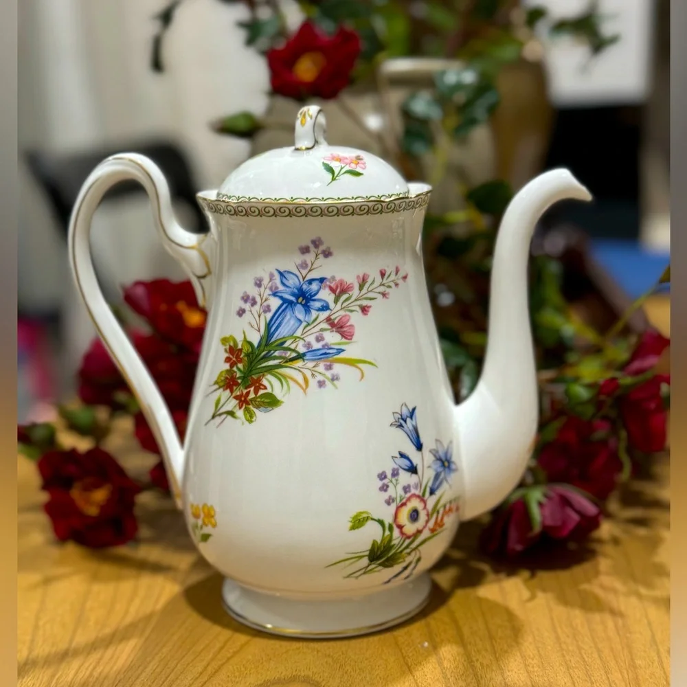 Wild Flowers 13686 (Gainsborough) by SHELLEY ENGLAND Tea- Coffee Pot